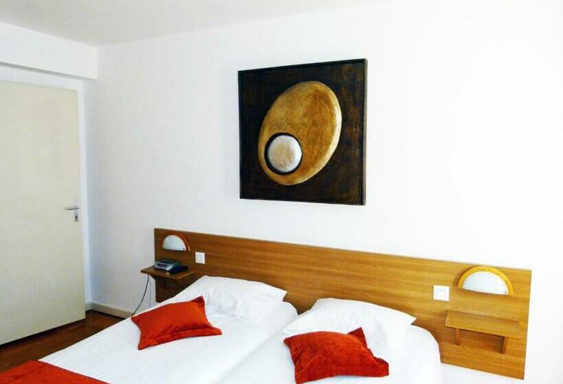 غرفة قياسية, Hostellerie Du Xvi Siècle