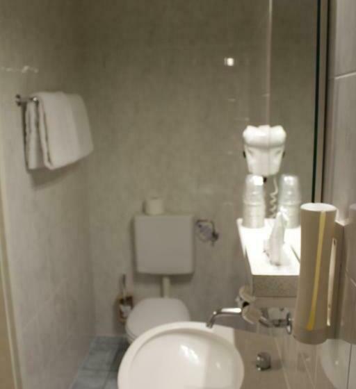 غرفة قياسية, Hostellerie Du Xvi Siècle