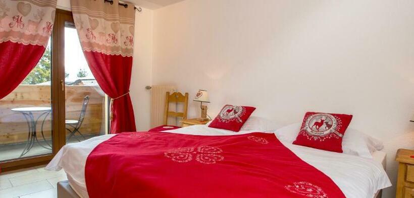 חדר סופריור עם מרפסת, Hôtel De Charme La Poste