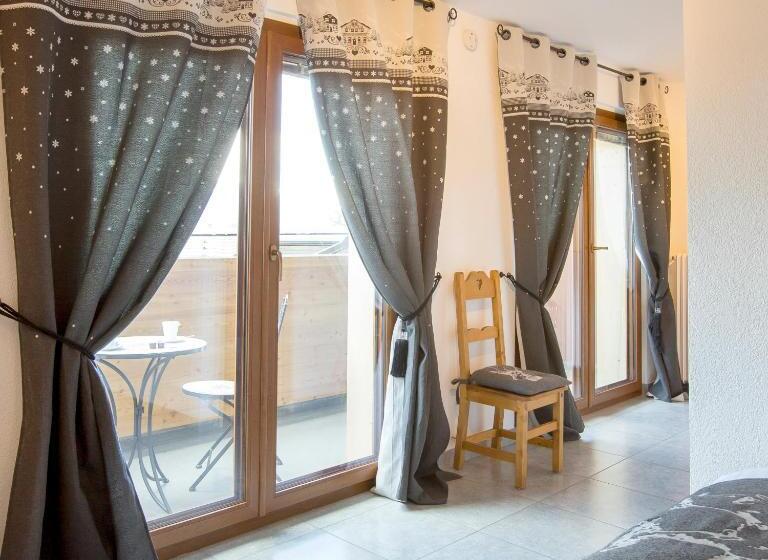 חדר סופריור עם מרפסת, Hôtel De Charme La Poste