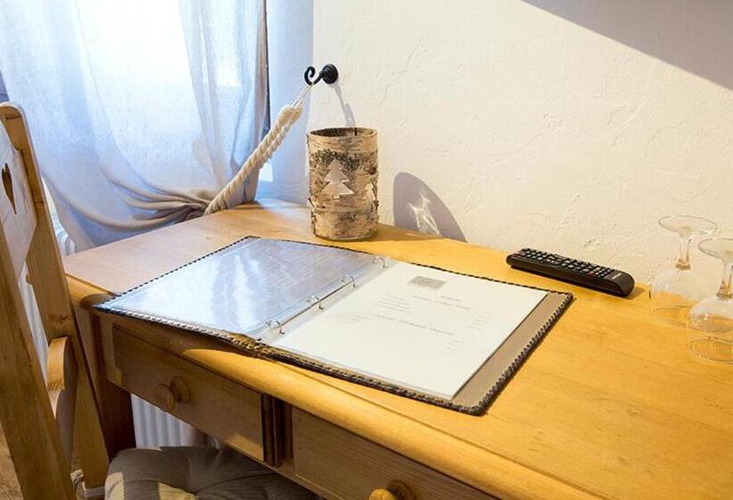 חדר אקונומי, Hôtel De Charme La Poste