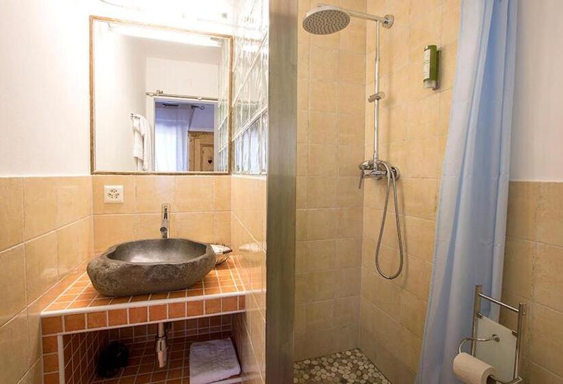 חדר אקונומי, Hôtel De Charme La Poste