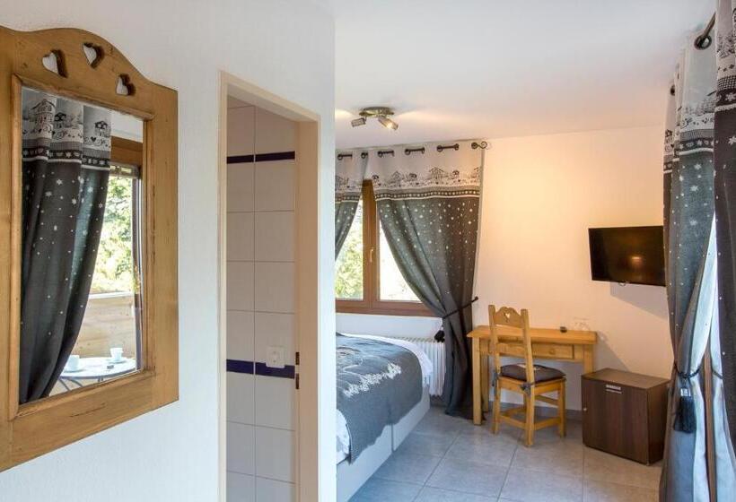 חדר סופריור עם מרפסת, Hôtel De Charme La Poste