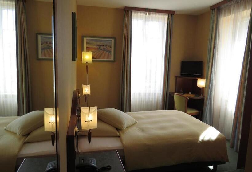 غرفة قياسية فردية, Hôtel Du Port