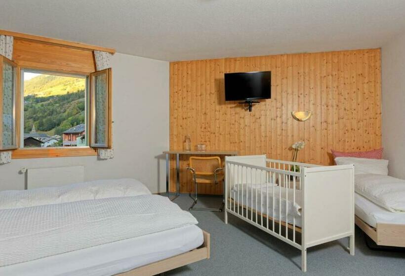 标准三人间, Hôtel Terminus