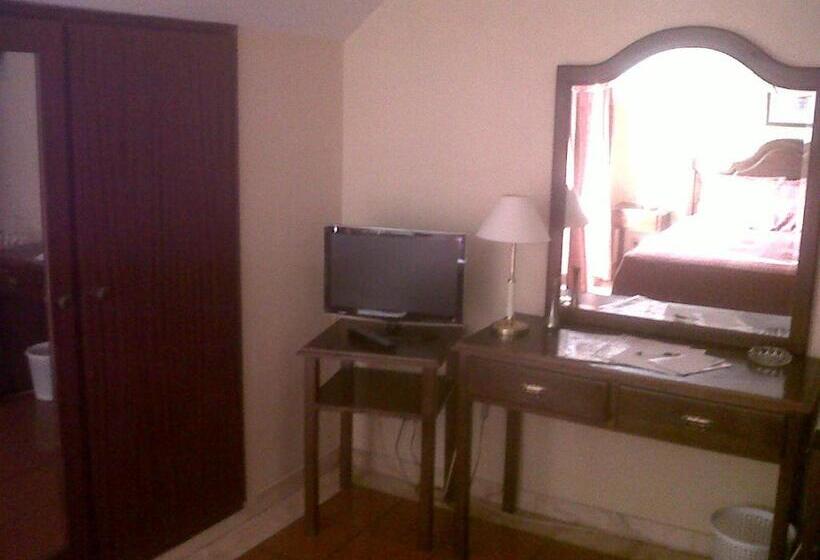 غرفة عائلية, Jardim