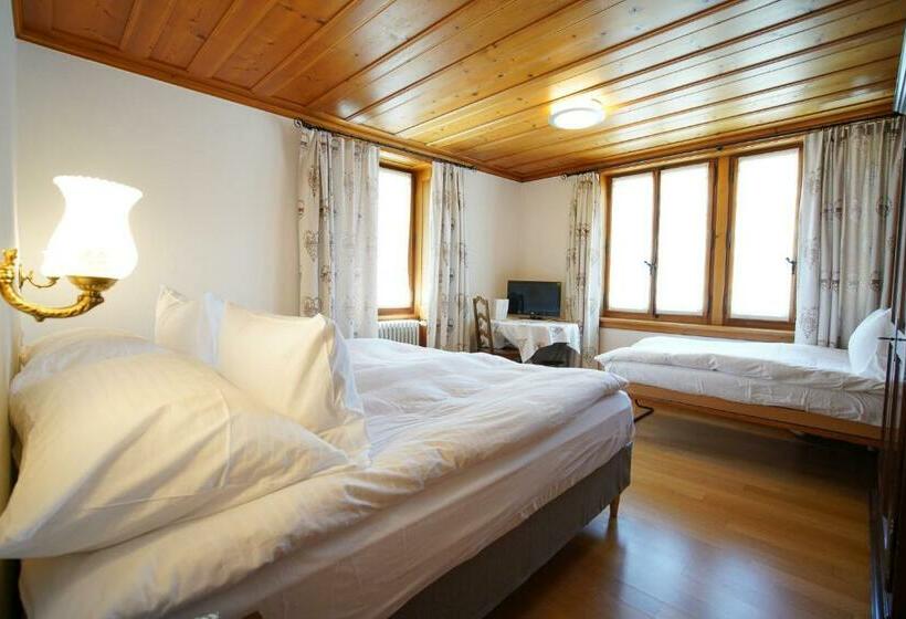 غرفة سوبيريور ثلاثية, La Fleur De Lys