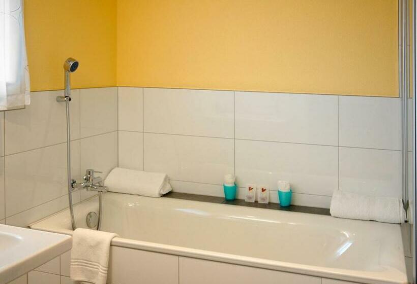 Семейный Номер, Landgasthof Zollhaus