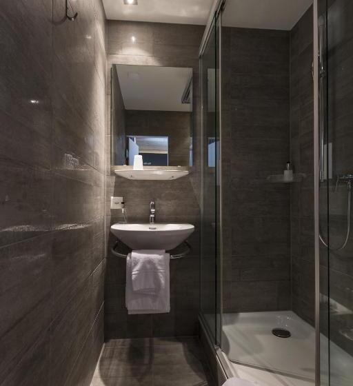 标准间, Le Petit Relais