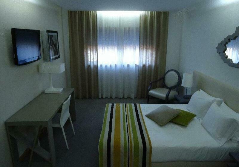 غرفة قياسية, Paredes Design