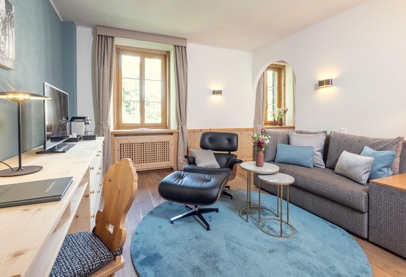 جناح جونيور, Parkhotel Margna Superior