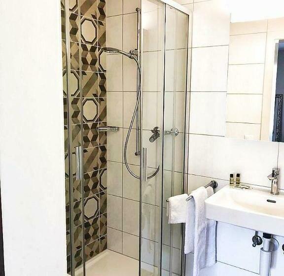 高级大房间, Pas De Cheville