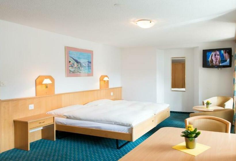 标准工作室, Portjengrat