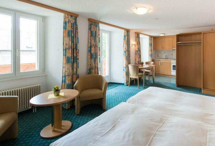 标准工作室, Portjengrat