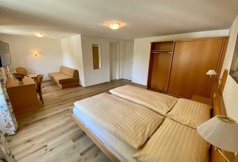 标准间, Portjengrat