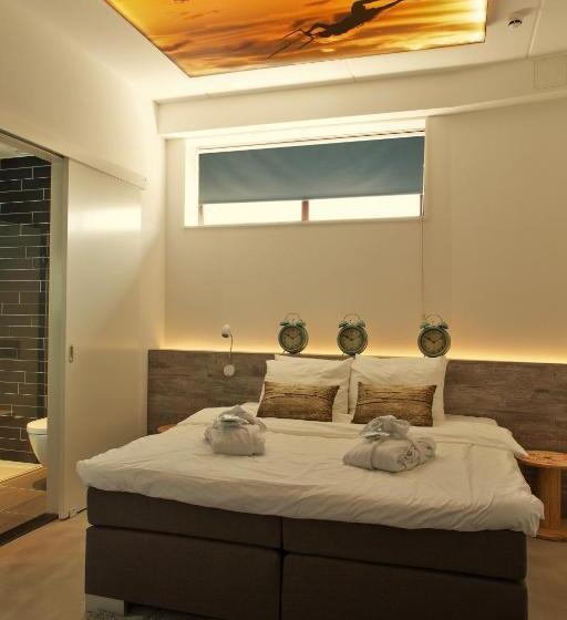 コンフォートルーム, Rauw Aan De Kade