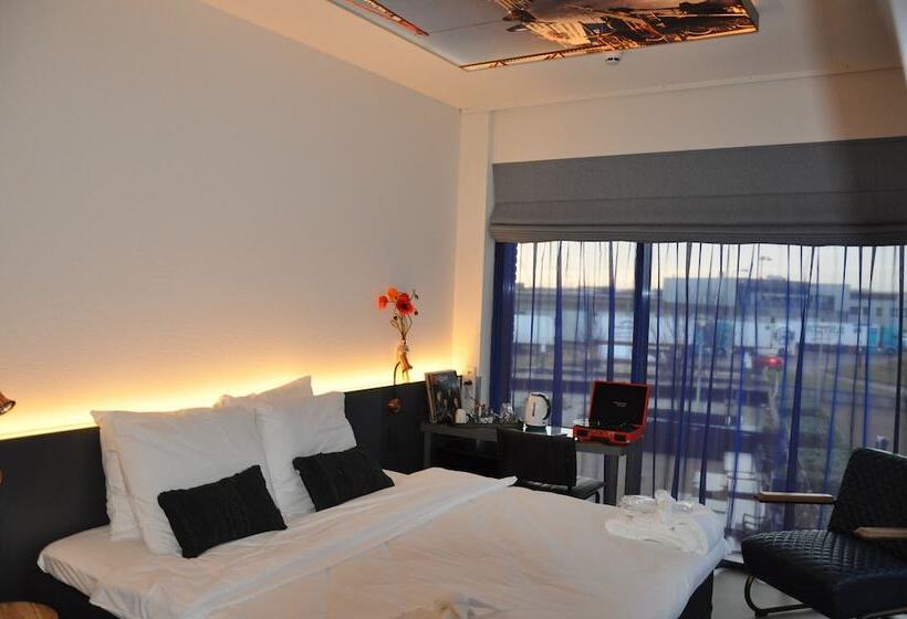 デラックスルーム, Rauw Aan De Kade