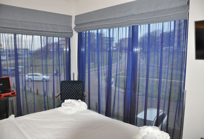 デラックスルーム, Rauw Aan De Kade