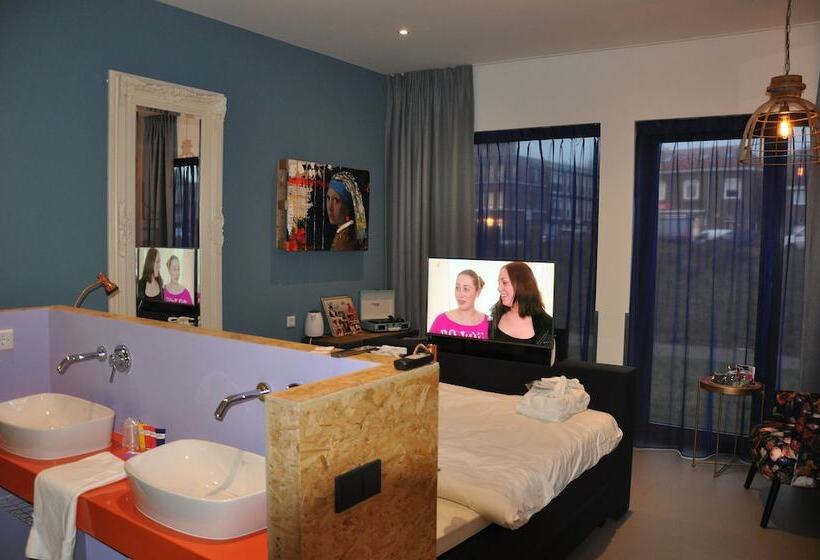 スーペリアールーム, Rauw Aan De Kade