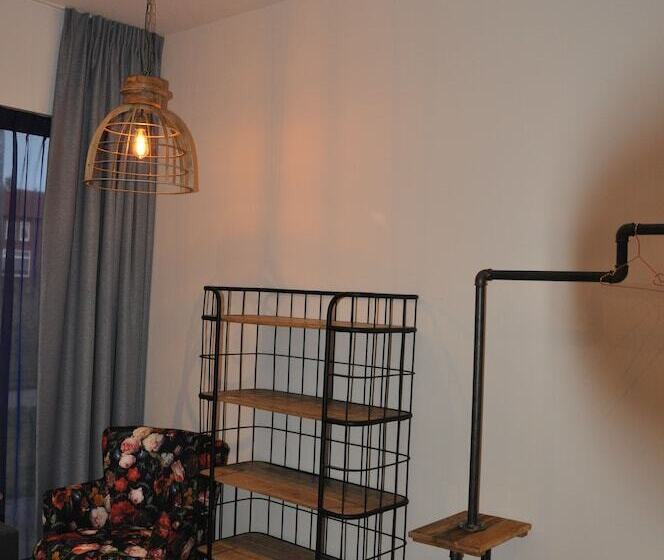 スーペリアールーム, Rauw Aan De Kade