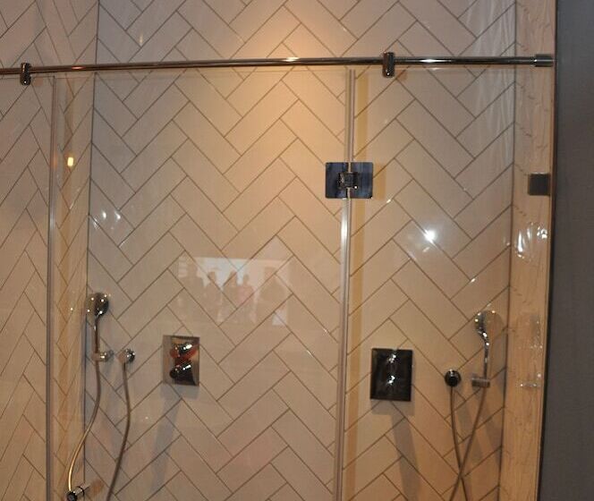 スーペリアールーム, Rauw Aan De Kade