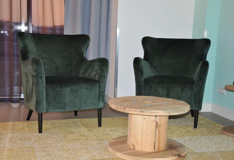 スーペリアールーム, Rauw Aan De Kade