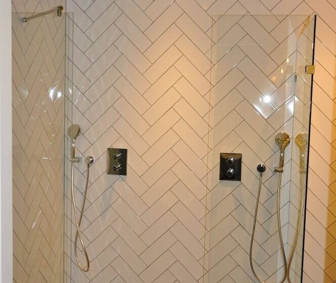 חדר סופריור, Rauw Aan De Kade