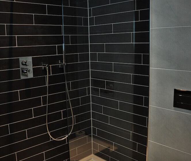 デラックスルーム, Rauw Aan De Kade