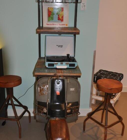 スーペリアールーム, Rauw Aan De Kade