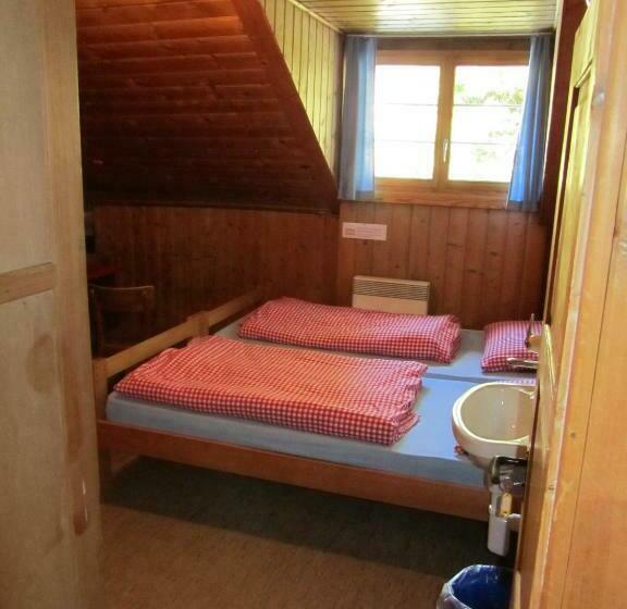 غرفة قياسية رباعية حمام مشترك, Jugendherberge Hospental