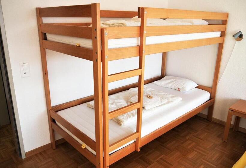 מיטה בחדר משותף, Jugendherberge Romanshorn