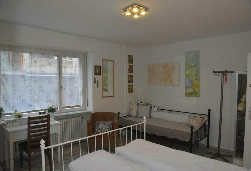 Номер Стандарт, Kiki's B&b