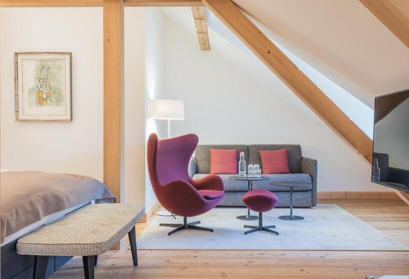 جناح جونيور, Parkhotel Margna Superior