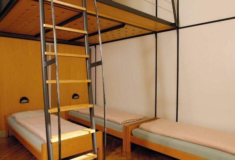 バス共有のスタンダードルーム, Solothurn Youth Hostel