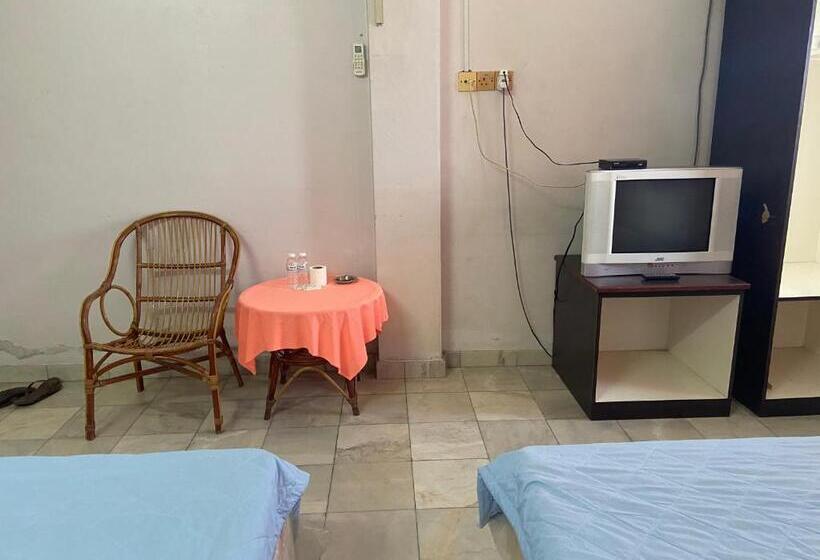 غرفة ديلوكس عائلية, Oyo 90885 Bera Pentagon Inn