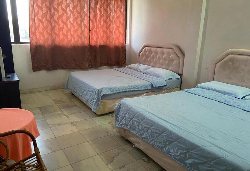 غرفة ديلوكس عائلية, Oyo 90885 Bera Pentagon Inn