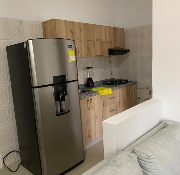 דירת חדר, Wanderlust