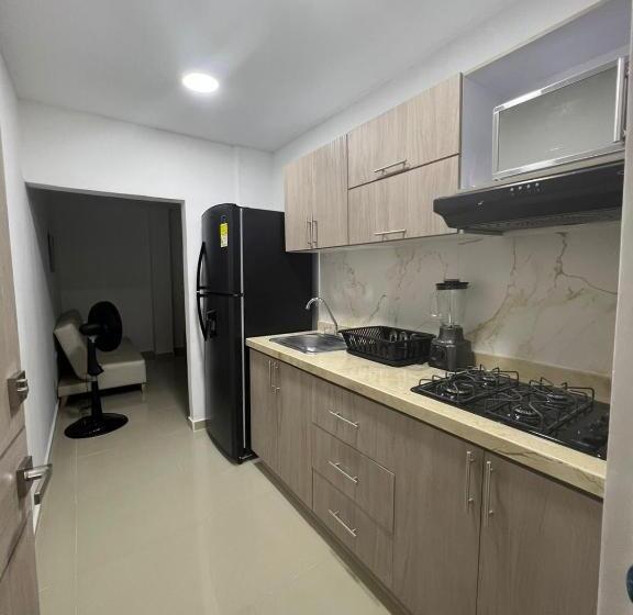 דירת חדר, Wanderlust