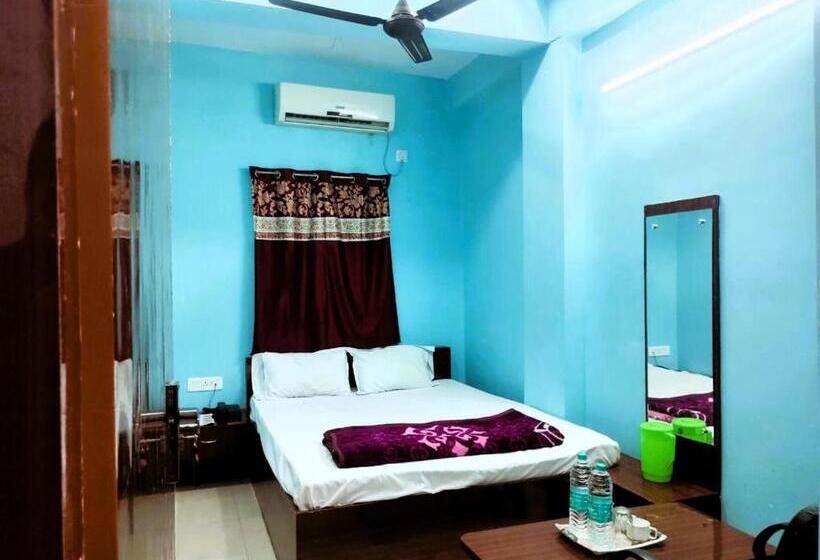 スタンダード４人部屋, Ambika Near Famous Naulakha Temple