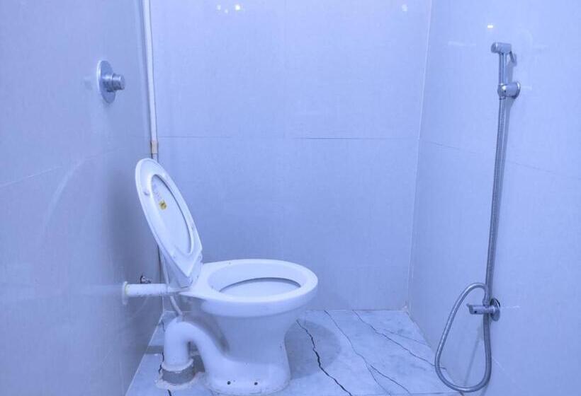 スタンダード４人部屋, Ambika Near Famous Naulakha Temple