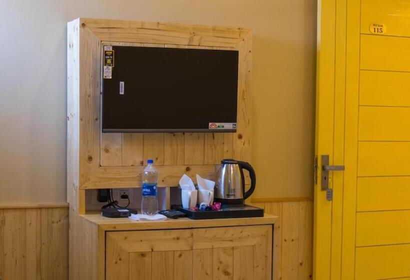 标准间带山景, Goroomgo Ghar Bar Boutique Stay Himachal Pradesh   Luxury Room & Mountain View