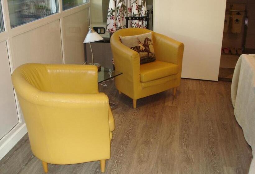 اتاق لوکس با وان آب گرم, B & B Leudal