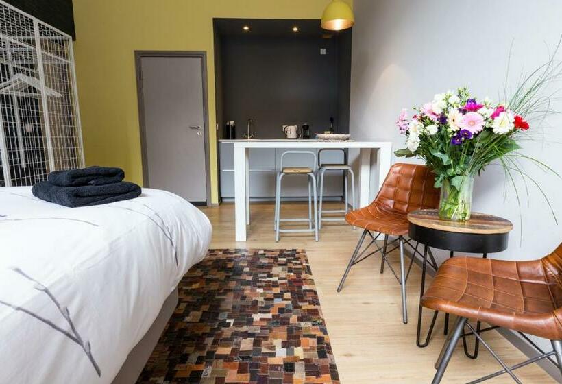 デラックスルーム, Amsterdam House Of Arts & Crafts