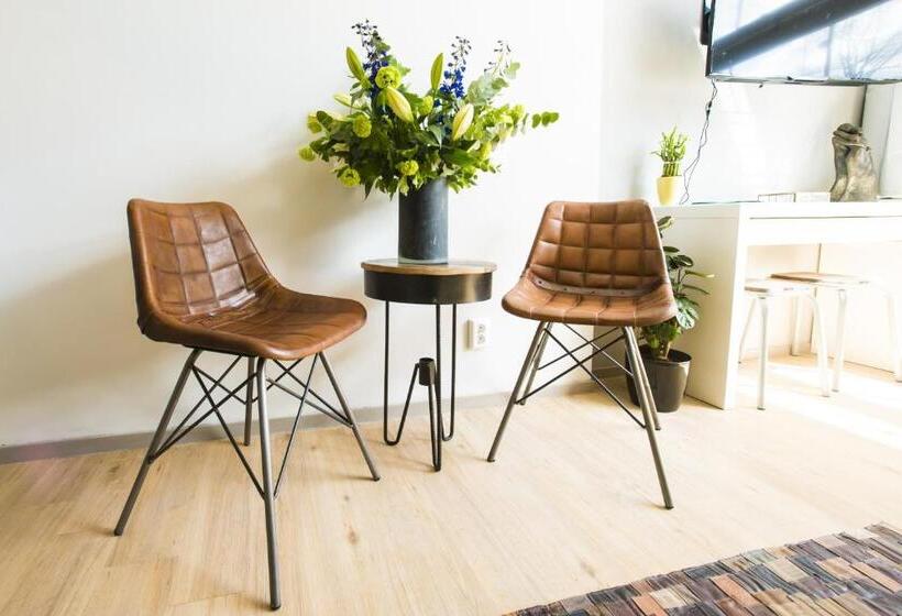 デラックスルーム, Amsterdam House Of Arts & Crafts