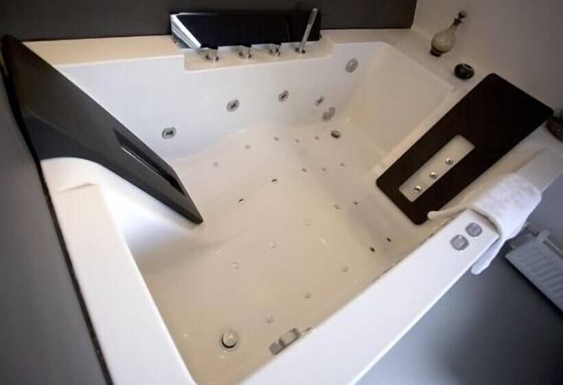 סוויטה עם ג'קוזי, De Vijf Suites