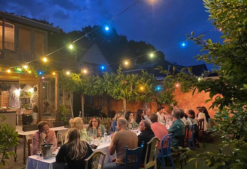 Дом 1 Спальня, In De Aap   Appartementen & Guesthouse