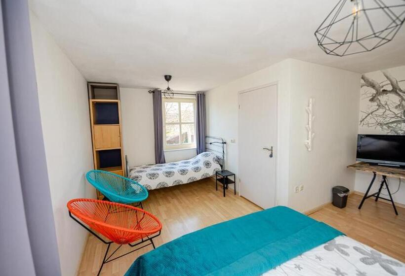 غرفة قياسية ثلاثية, Bed & Breakfast Ohé En Laak