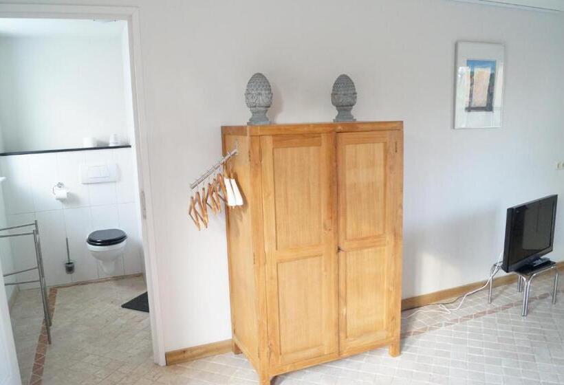 דירת חדר בקומת קרקע, Bed & Breakfast Ohé En Laak