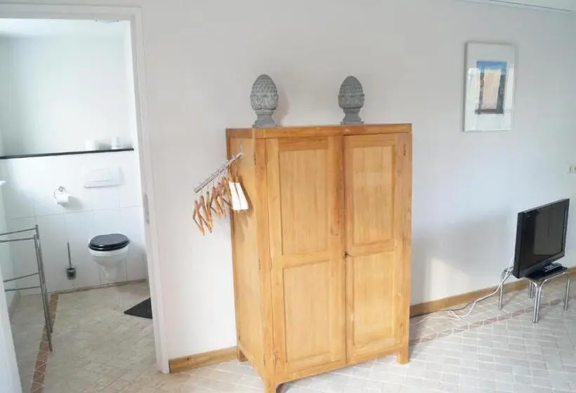 Huoneisto 1 Makuuhuone Pohjakerros, Bed & Breakfast Ohé En Laak