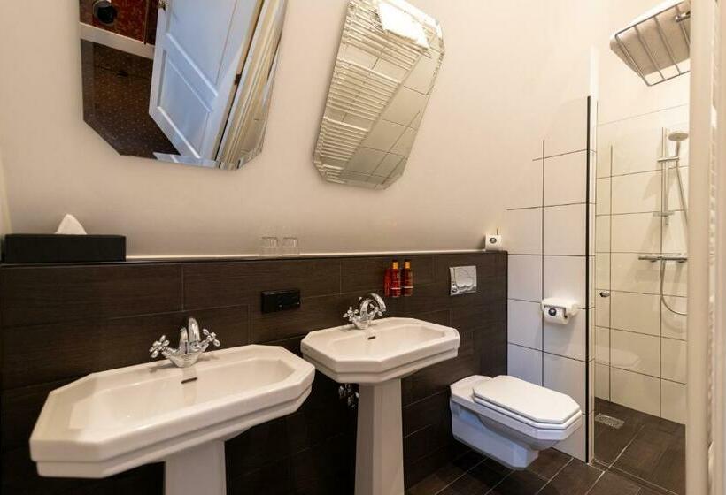 Номер Basic, Grand Boutique Hotel Restaurant Huis Vermeer